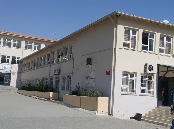 Şehit Orgeneral Eşref Bitlis Ortaokulu Fotoğrafı